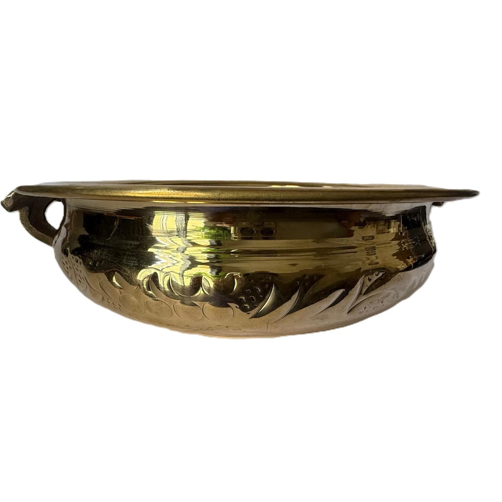 Svarn Studio Brass Urli Bowl, Traditional Kerala Style, Hand-Etched Floral & Fruit Motifs, Gold Finish, Sculpted Handles, 24 cm, Decorative Centrepiece