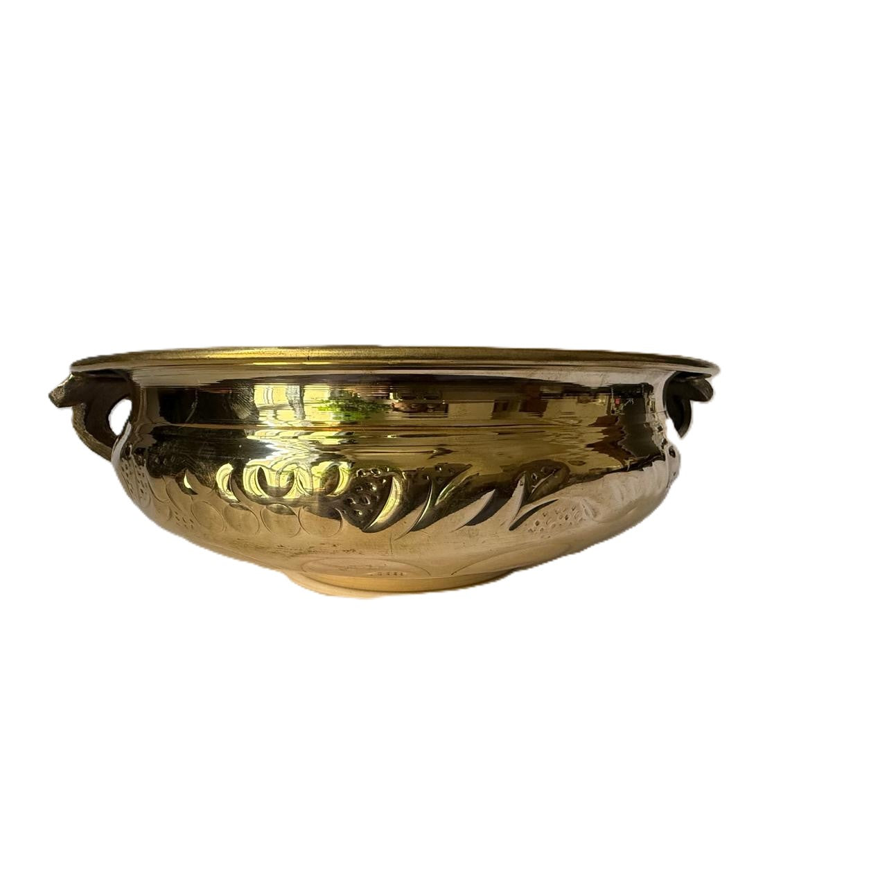 Svarn Studio Brass Urli Bowl, Traditional Kerala Style, Hand-Etched Floral & Fruit Motifs, Gold Finish, Sculpted Handles, 24 cm, Decorative Centrepiece