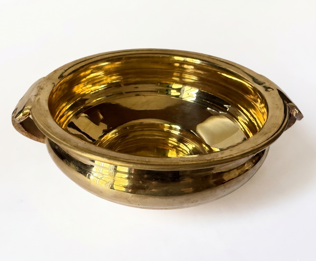 Svarn Studio Brass Urli Bowl, Traditional Kerala Style, Mirror Polish Finish, with Handles, 18.5 x 6 cm, for Home Décor & Puja Room